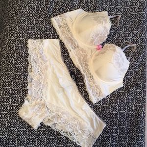 Adore me bra/panty set ****NEVER WORN****